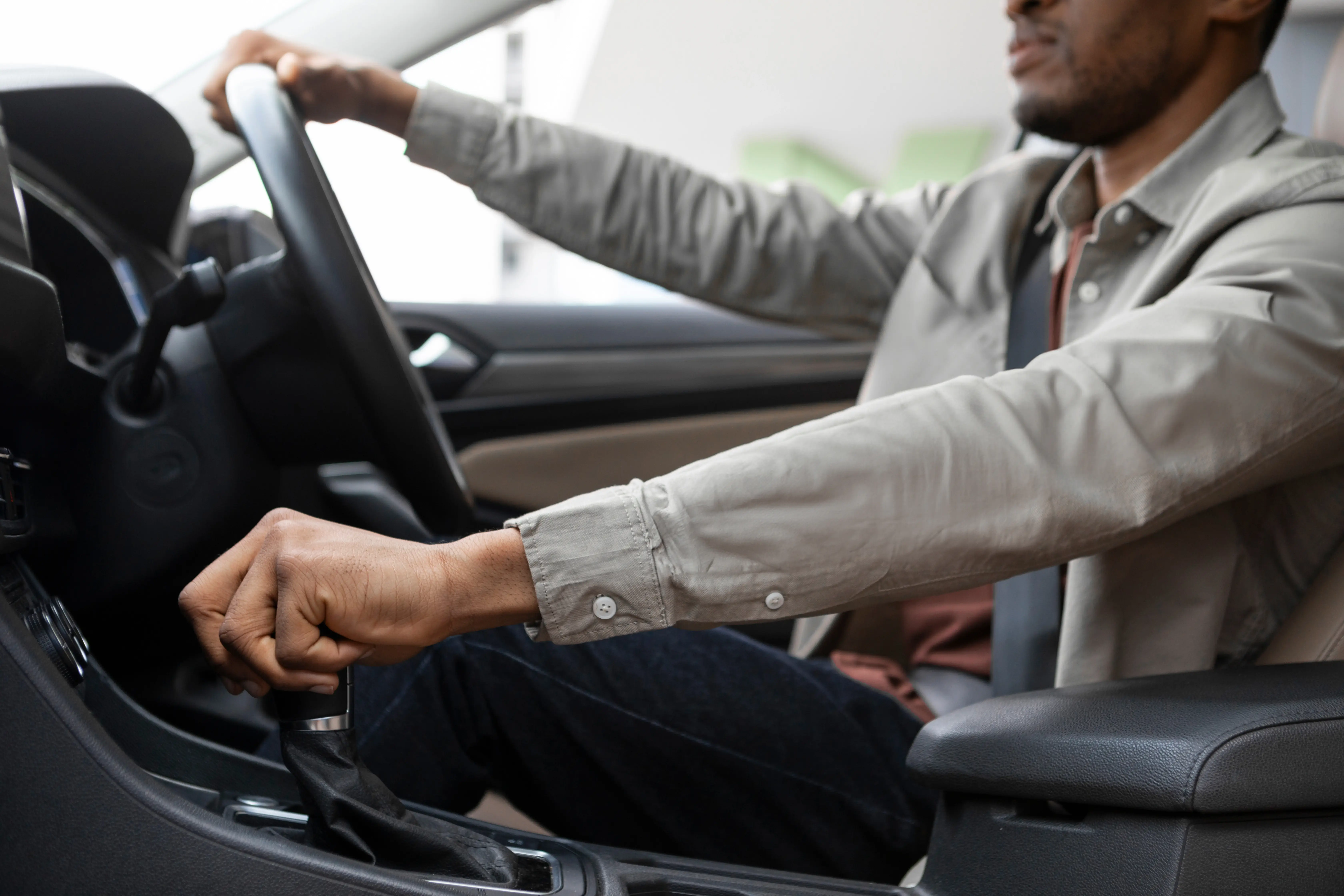 7 Bad Driving Habits Damaging Your Car | Gulf Oil International